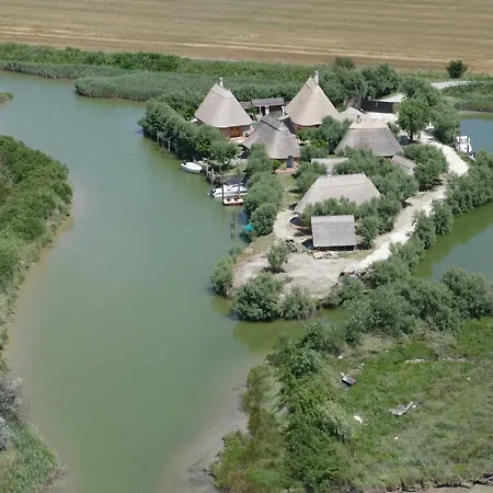 דירה Penthouse Attico Mara קאורלה