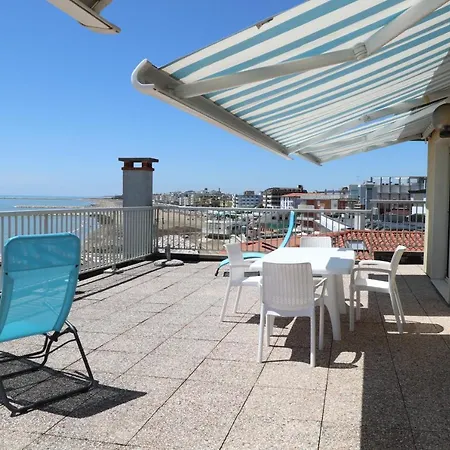 Penthouse Attico Mara 公寓 *