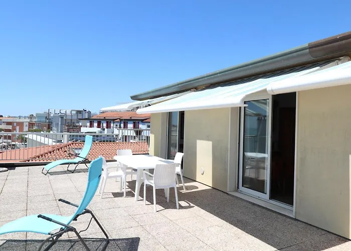 דירה Penthouse Attico Mara קאורלה